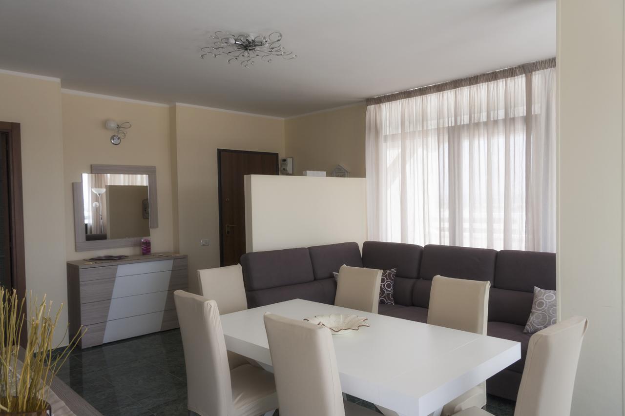 Apartamento Attico Saker Racale Exterior foto
