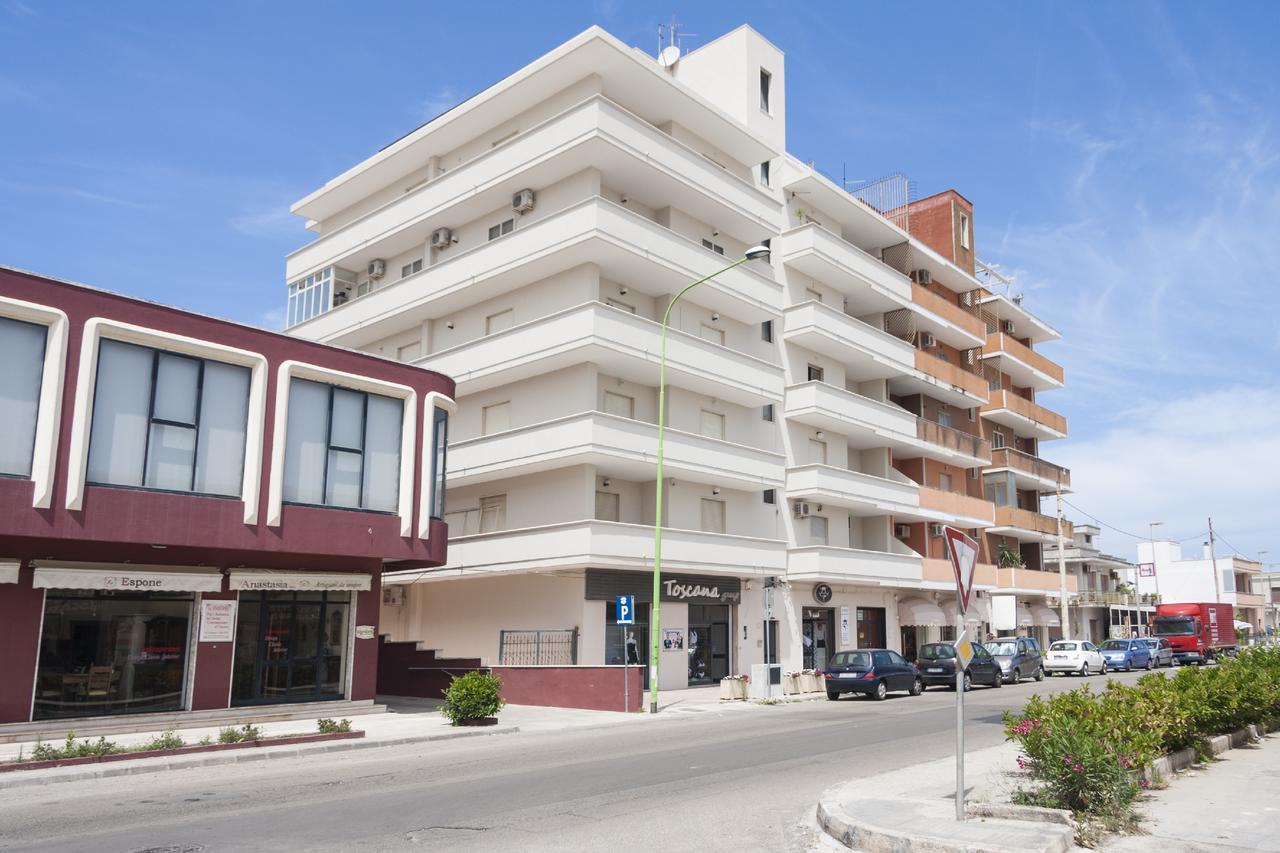 Apartamento Attico Saker Racale Exterior foto