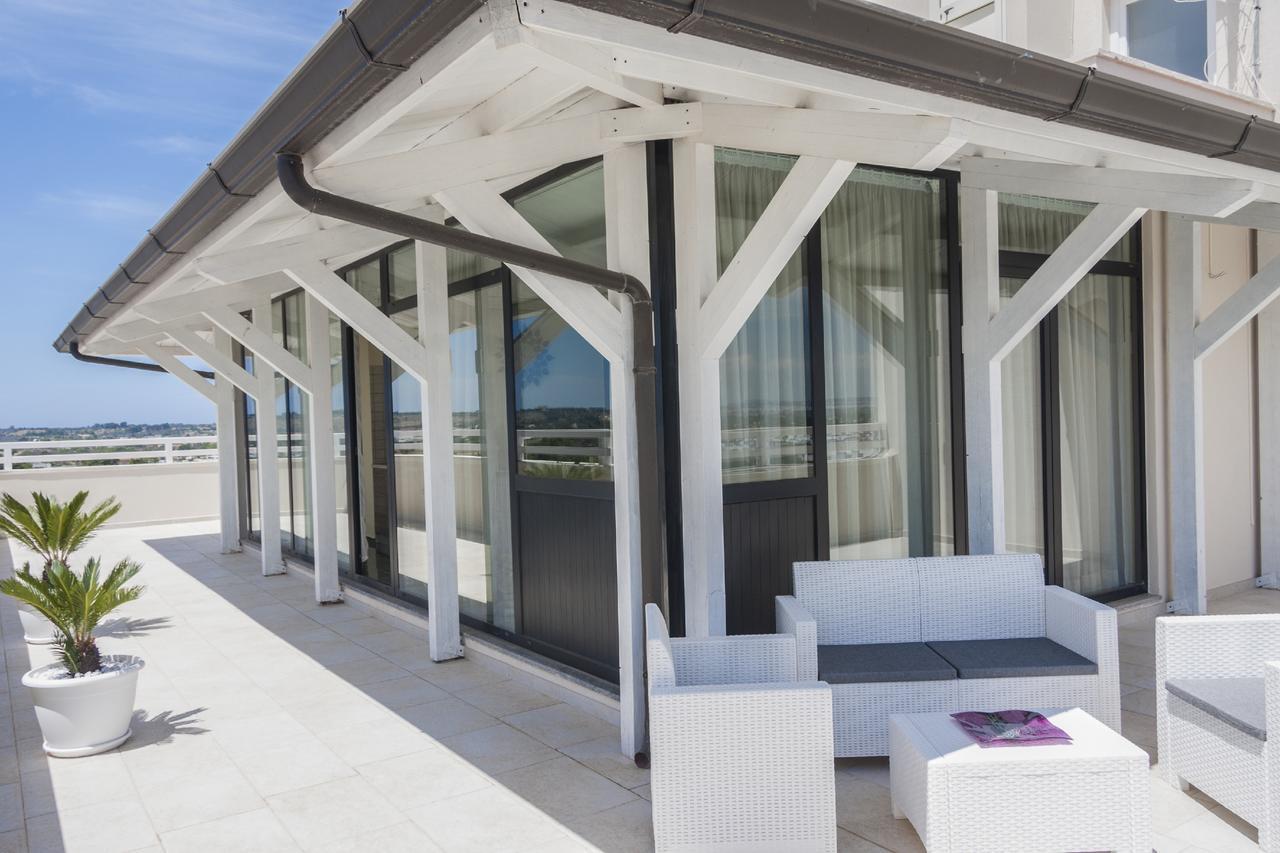 Apartamento Attico Saker Racale Exterior foto